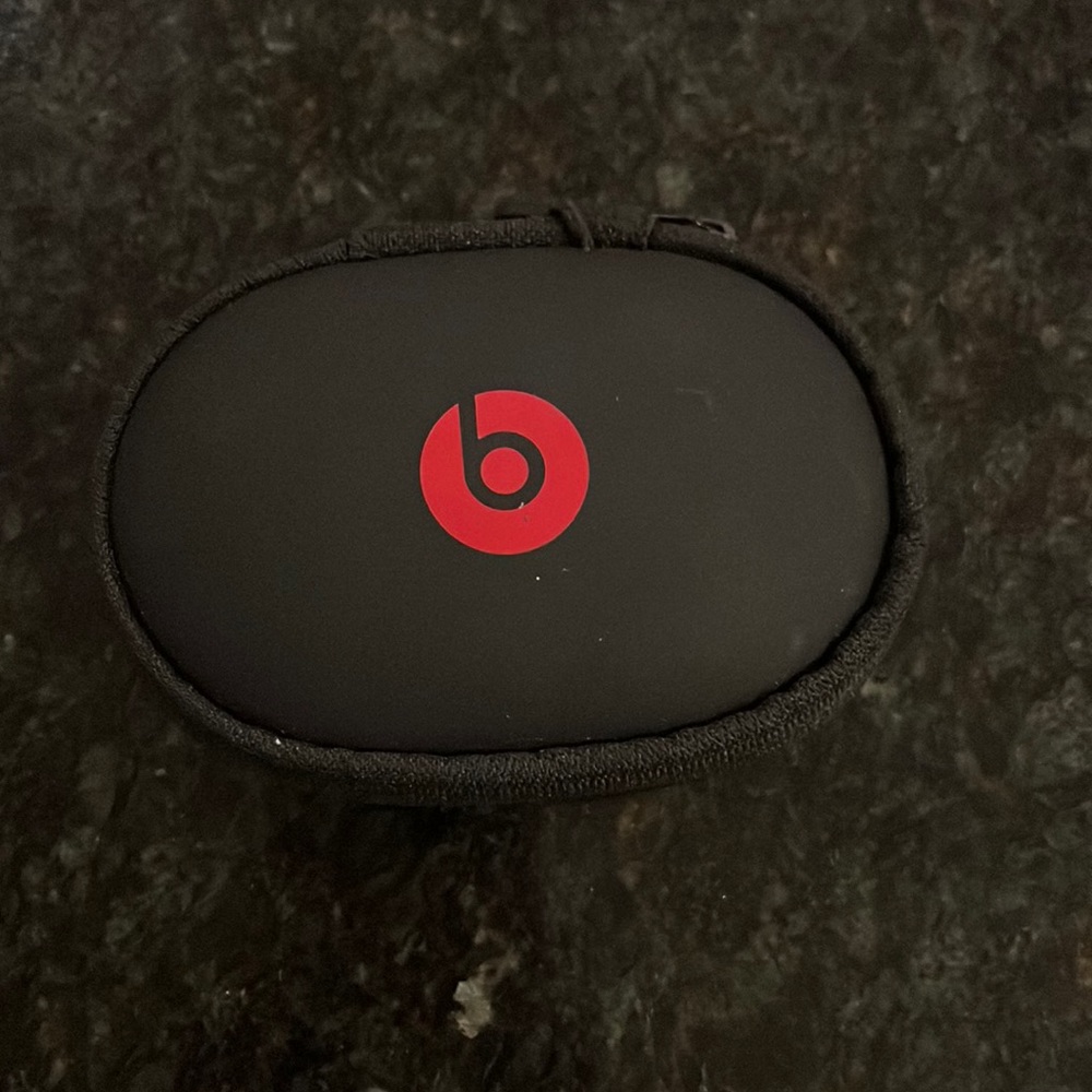 Beasts case black and red like new